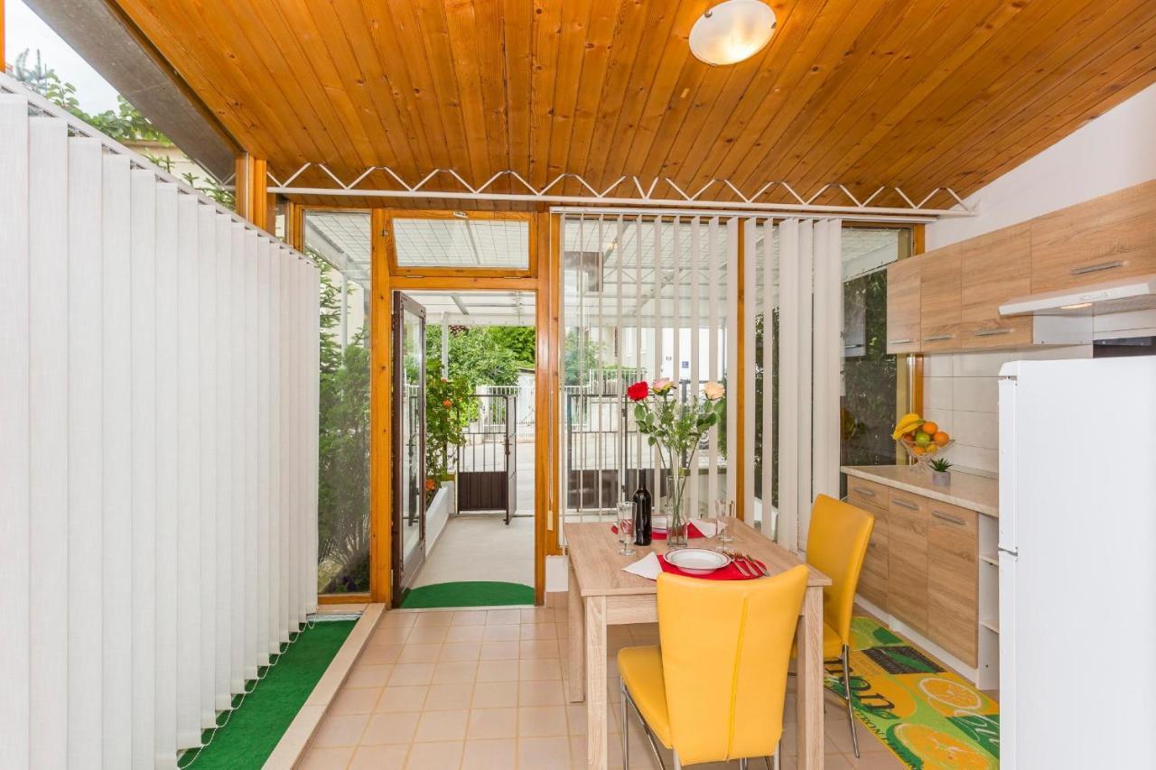 Comfortable Modern Studio With Shaded Patio 斯普利特 外观 照片