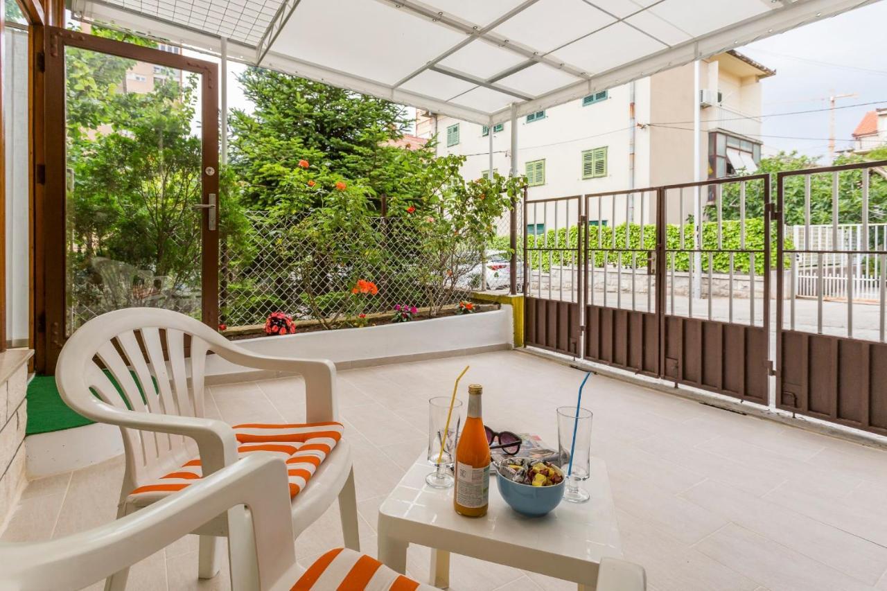 Comfortable Modern Studio With Shaded Patio 斯普利特 外观 照片