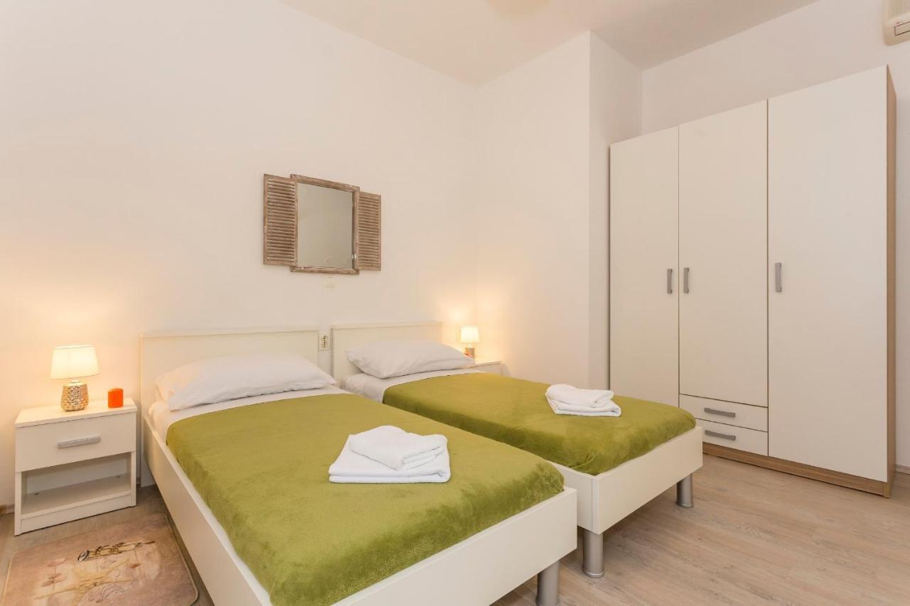 Comfortable Modern Studio With Shaded Patio 斯普利特 外观 照片